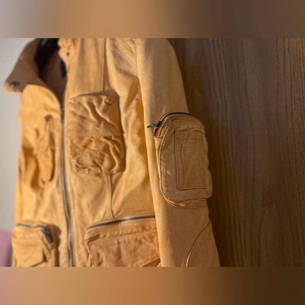 Butter soft vintage Guess motorcycle Jacket with multiple pockets